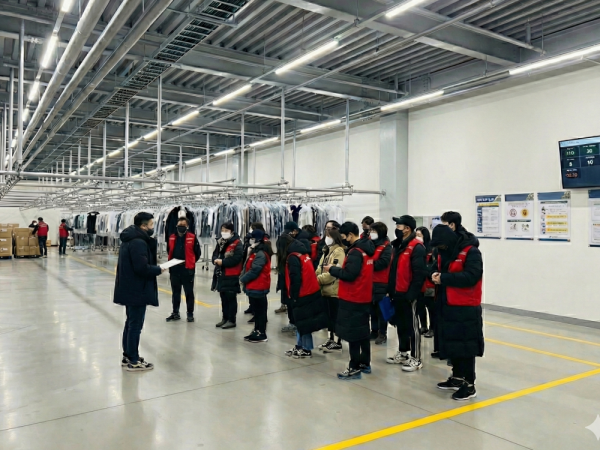 바로솔루션즈 물류도급 물류대행 아침체조2.png